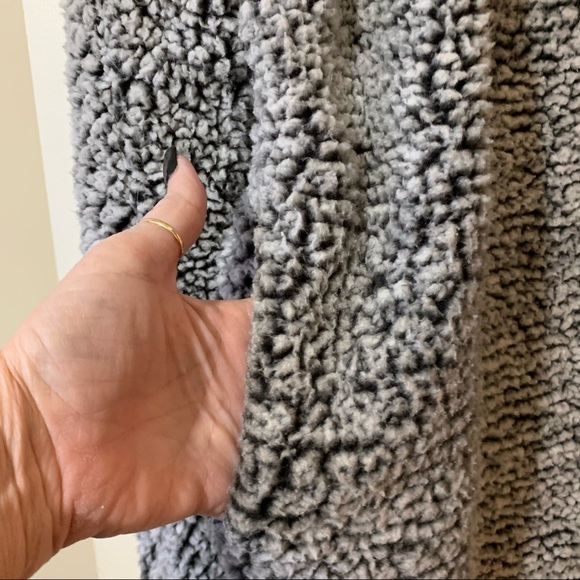 Thread & Supply Wubby Sherpa Quarter 1/4 Zip - Picture 7 of 9